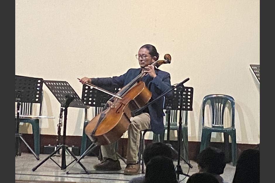 Su versatilidad art&iacute;stica lo ha llevado a formar parte de distintas agrupaciones musicales.&nbsp;(Foto: Carlos Sotz/Colaborador)