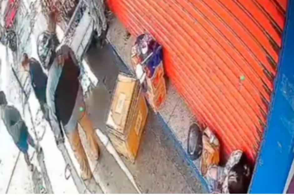 Tres personas quedaron fallecidas tras ataque armado en la zona 1 capitalina (Foto: Captura de video)