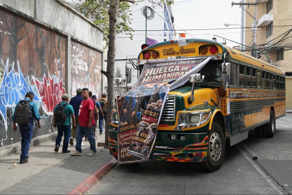 Distintos grupos se han reunido en diferentes partes del pa&iacute;s para bloquear calles como forma de protestas. (Foto: Wilder L&oacute;pez/Soy502)