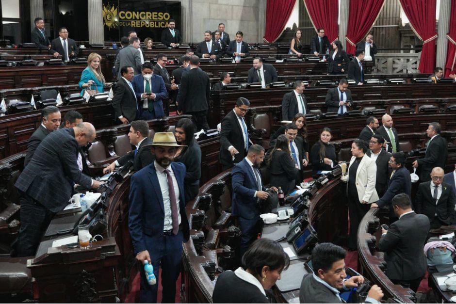 La falta de quorum en el Congreso impidi&oacute; discutir medidas urgentes ante el alza de combustibles. (Foto: Wilder L&oacute;pez / Soy502)