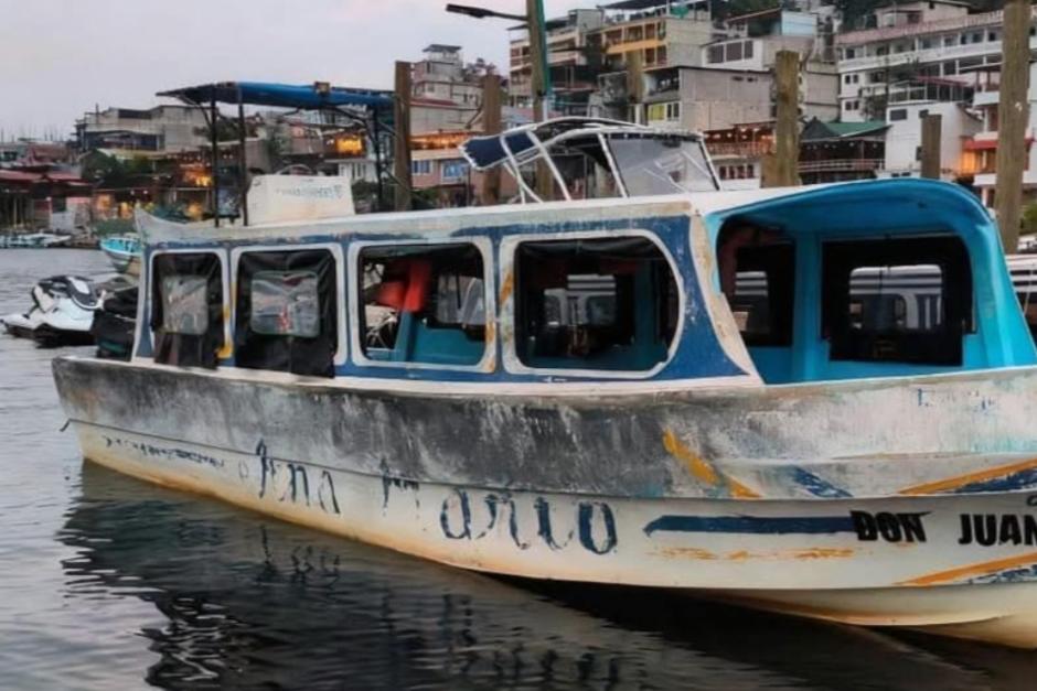 La lancha "Don Juanito" qued&oacute; estacionada y bajo custodia en el embarcadero del municipio como evidencia del proceso.&nbsp;(Foto: Pedro Sicajau/Colaborador)