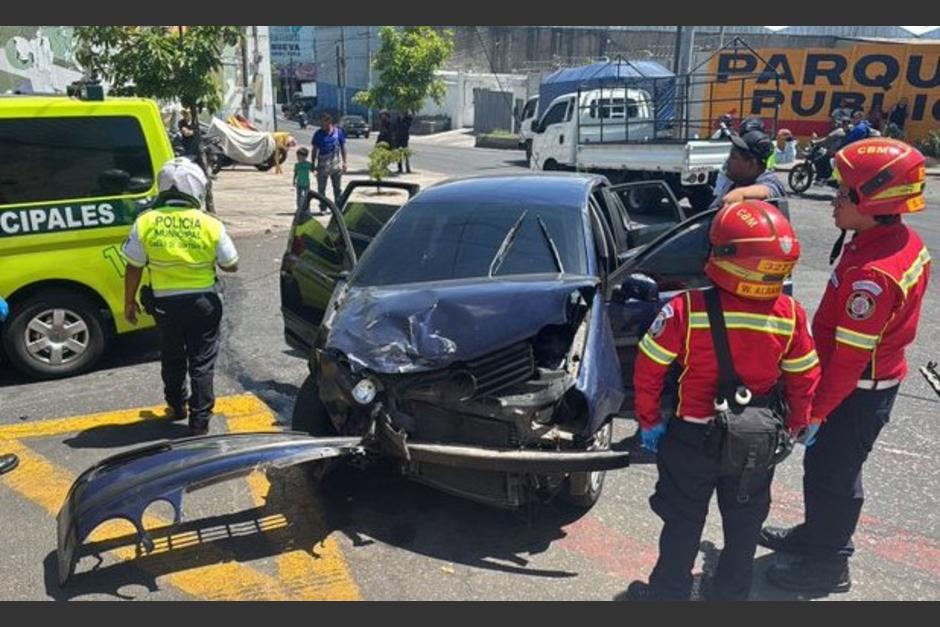 Socorristas atienden a los heridos. (Foto: Bomberos Municipales)