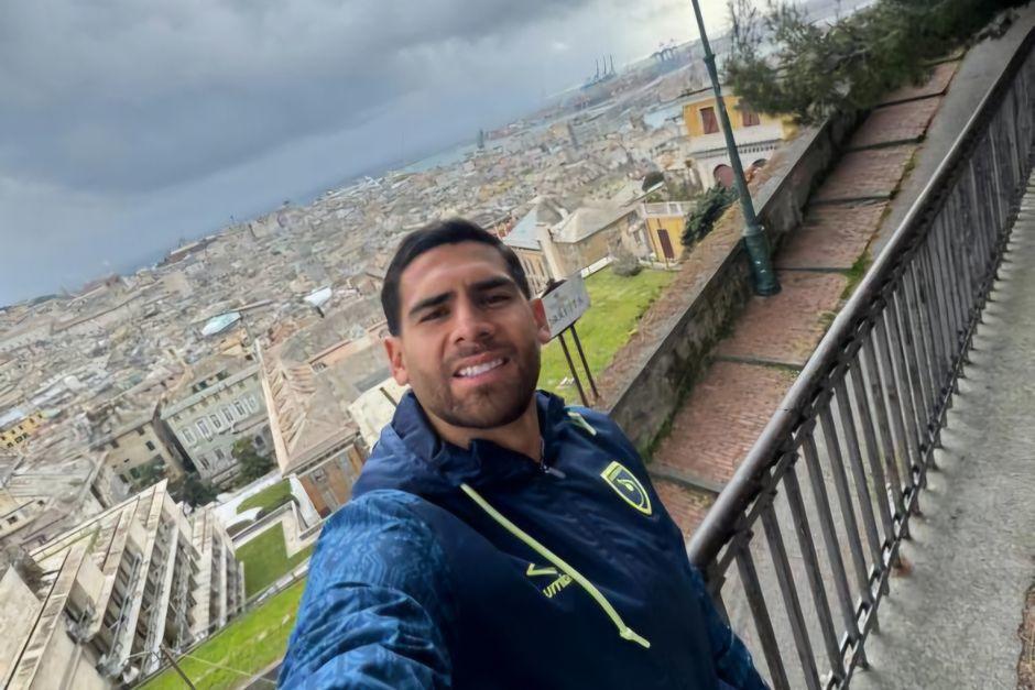 Jos&eacute; Carlos Pinto, capit&aacute;n de la Sele, se tom&oacute; una foto en las alturas de la ciudad. (Foto: Instagram)