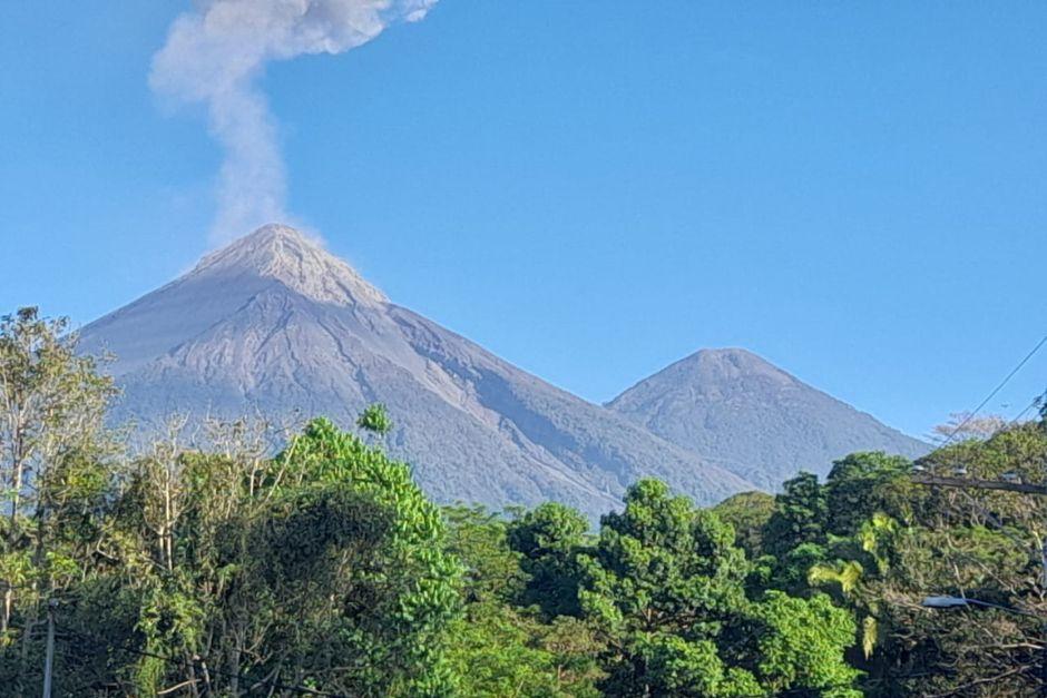 Fuertes erupciones del volc&aacute;n de Fuego se han reportado en las &uacute;ltimas horas. (Foto: Conred)