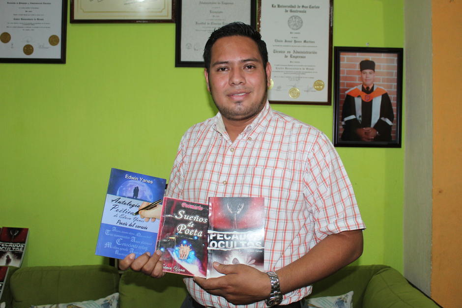 Edwin Yanes es autor de los libros "Antolog&iacute;a po&eacute;tica", "Sue&ntilde;os de poeta" y "Pecados ocultos", su m&aacute;s reciente obra.&nbsp;(Foto: Luis Padilla)