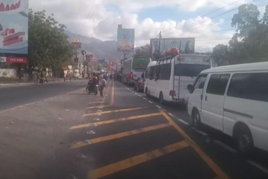 El tr&aacute;nsito se ha visto afectado en la ruta al Atl&aacute;ntico. (Foto: Captura de video)