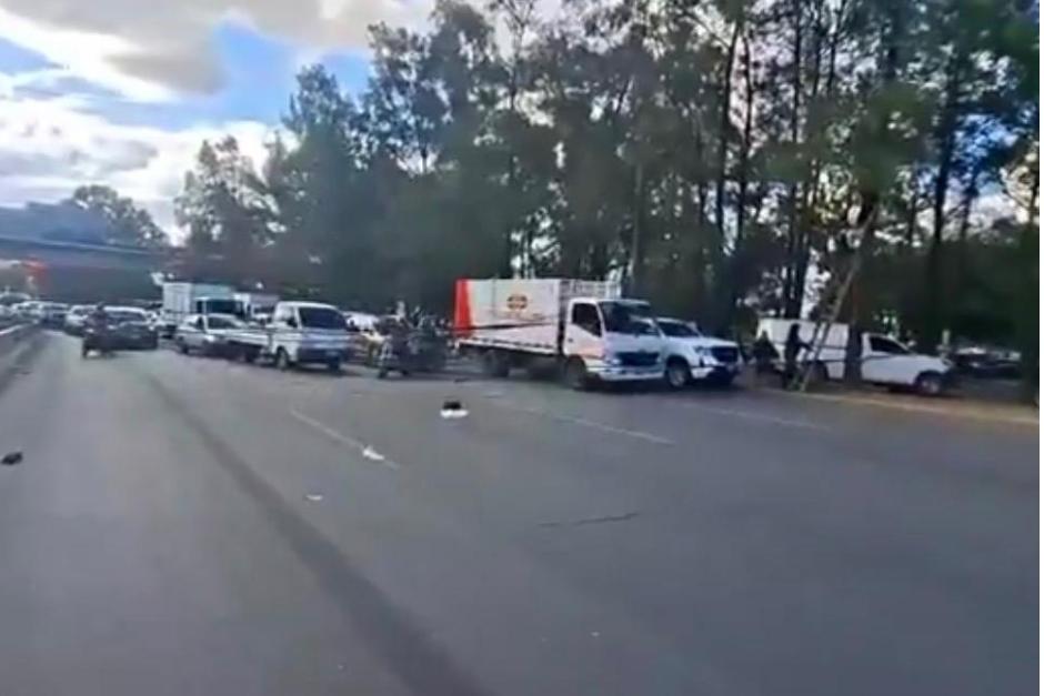 Se recomienda usar rutas alternas y conducir con precauci&oacute;n. (Foto: Amilcar Montejo)&nbsp;