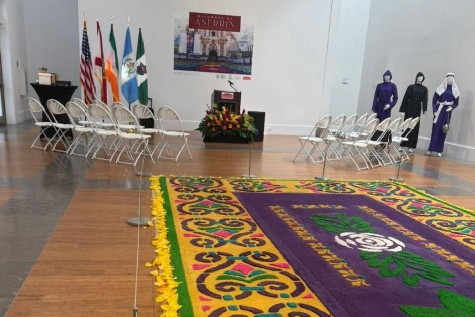 Guatemala inaugura alfombras de aserr&iacute;n en Coral Gables.&nbsp;(Foto: Consulado de Guatemala en Miami)