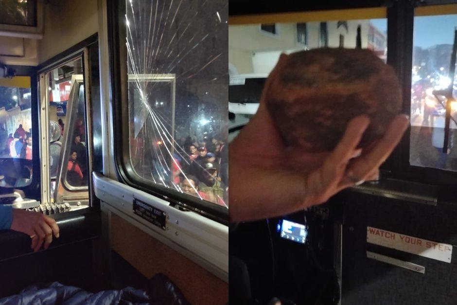 Con piedras da&ntilde;aron los aficionados de Xelaj&uacute; el bus de los visitantes. (Fotos: CD Guastatoya)