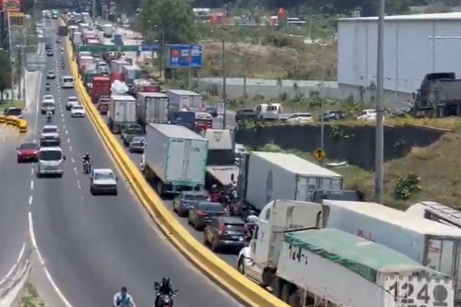 A trav&eacute;s de un monitoreo del tr&aacute;nsito se evidencia la carga veh&iacute;cular. (Foto: captura de video)