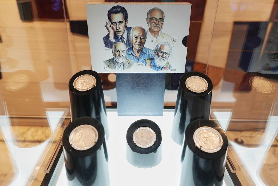 Banguat lanz&oacute; una colecci&oacute;n de monedas en plata con los rostros de los artistas del Centro C&iacute;vico. (Foto: Wilder L&oacute;pez/Soy502)
