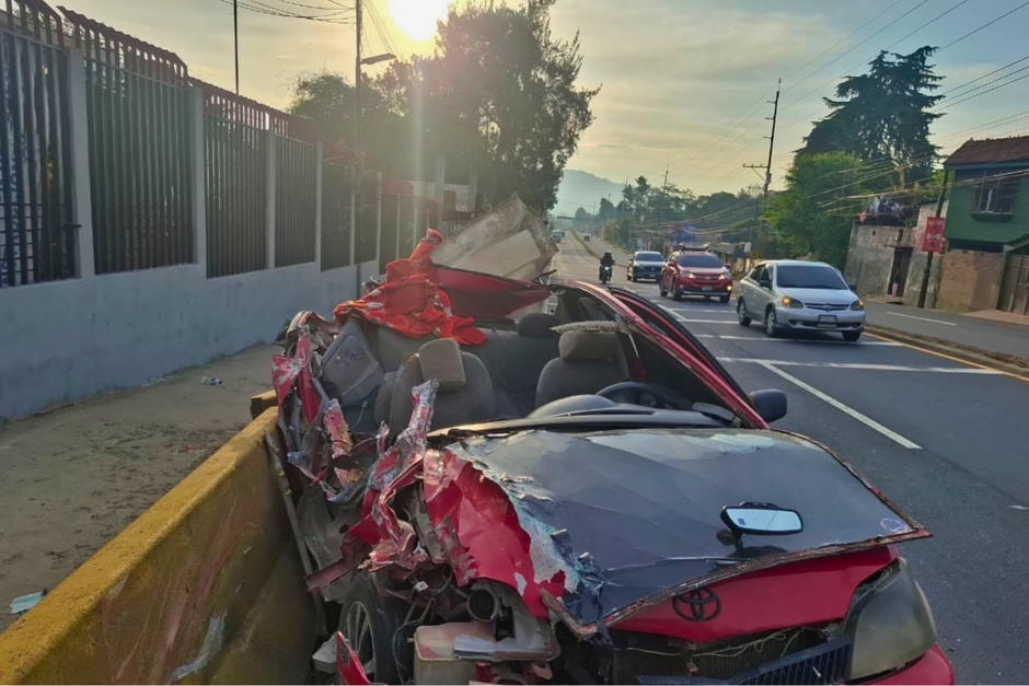 En las im&aacute;genes se observa que el veh&iacute;culo se desplazaba a excesiva velocidad. (Foto: Bomberos Municipales Departamentales)