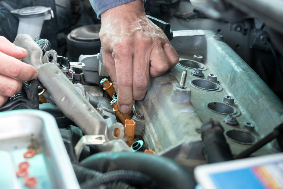 &nbsp;A mediados de la d&eacute;cada de los 90, los motores empezaron a utilizar un sistema de inyecci&oacute;n. (Foto: Shutterstock)