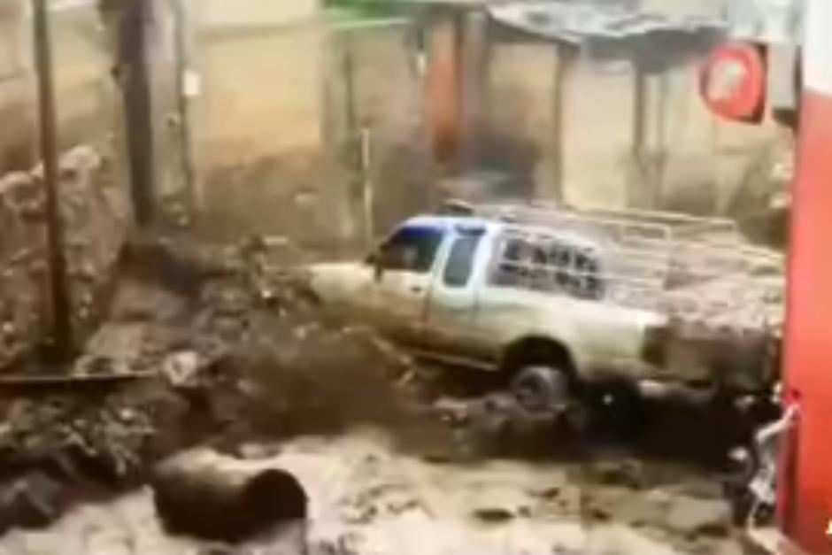 Las v&iacute;as principales del municipio colapsaron tras el paso de fuerte lluvia.&nbsp;(Foto: Captura de video)