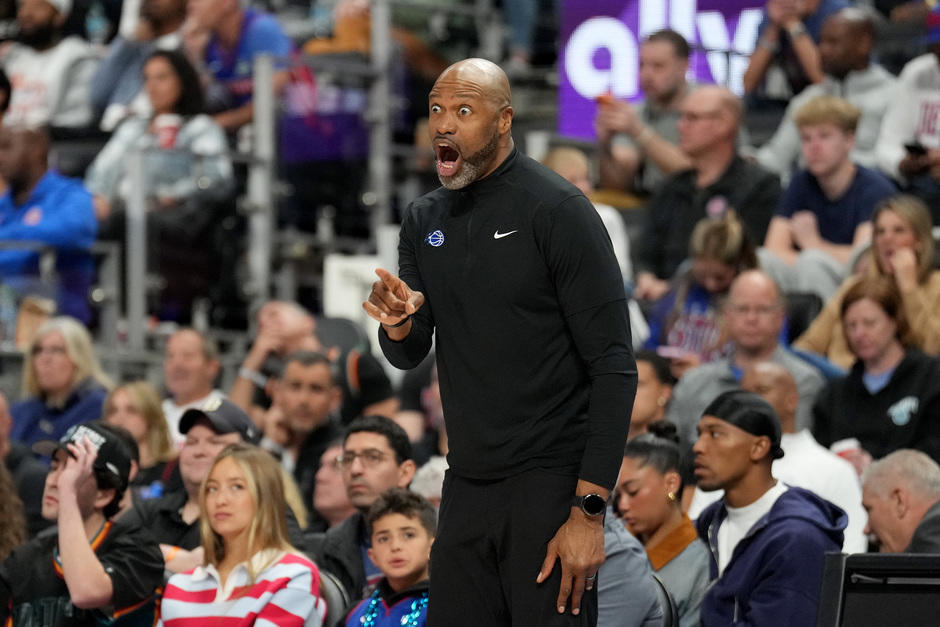 El t&eacute;cnico deja Orlando tras caer en el s&eacute;ptimo juego de la serie contra Detroit. (Foto: AFP)
