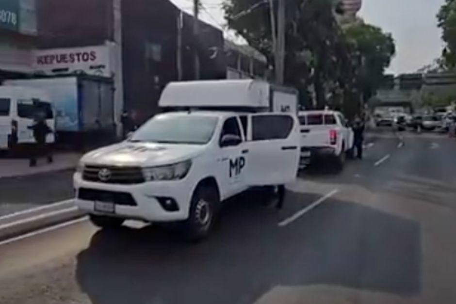 Asaltantes dispararon contra un veh&iacute;culo diplom&aacute;tico en el bulevar Liberaci&oacute;n. (Foto: Captura de video)