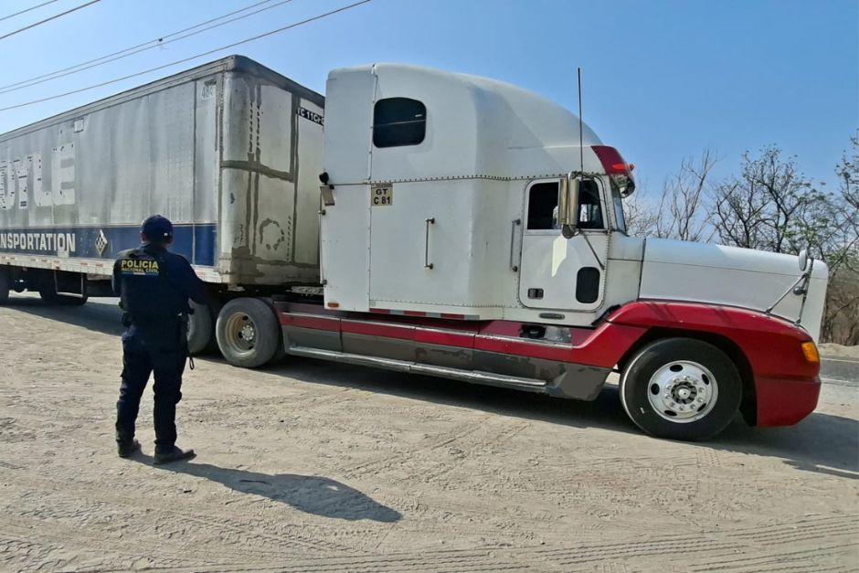 Un tr&aacute;iler hab&iacute;a sido robado en ruta al Atl&aacute;ntico, en Palencia. (Foto: PNC)