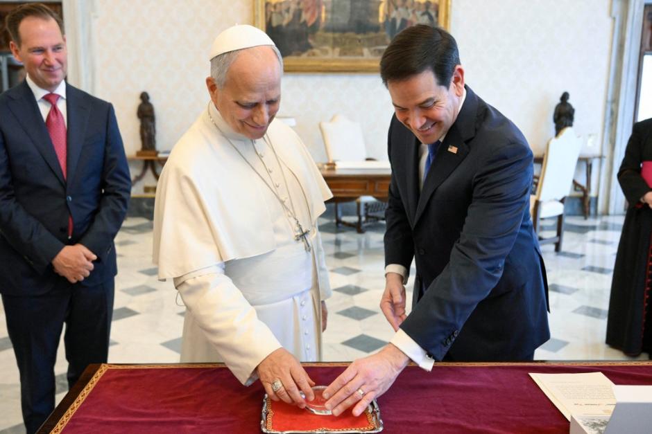 Rubio y el Papa&nbsp;dialogaron sobre los esfuerzos para lograr la paz en Medio Oriente.&nbsp;(Foto: AFP)