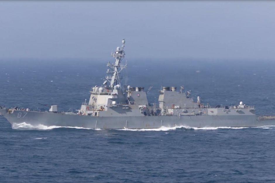 Destructores navegan en el mar Ar&aacute;bigo apoyando el bloqueo. (Foto: Centcom)
