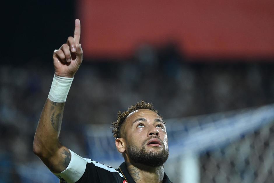 Neymar, de ser considerado, podr&iacute;a jugar su cuarto mundial.