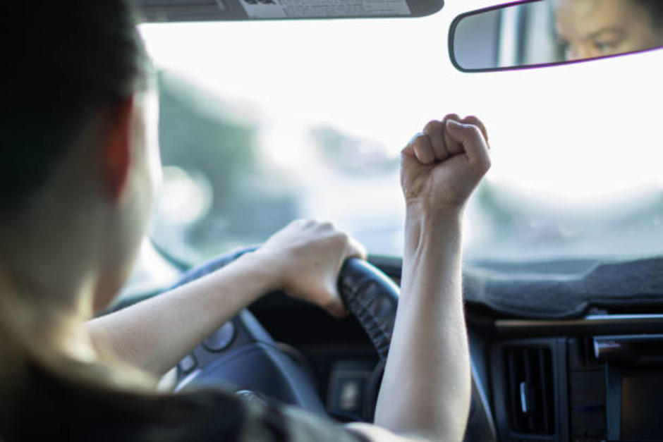 Este martes se suscit&oacute; una nueva discusi&oacute;n vial que dej&oacute; un herido en la zona 12. (Foto ilustrativa: iStock)