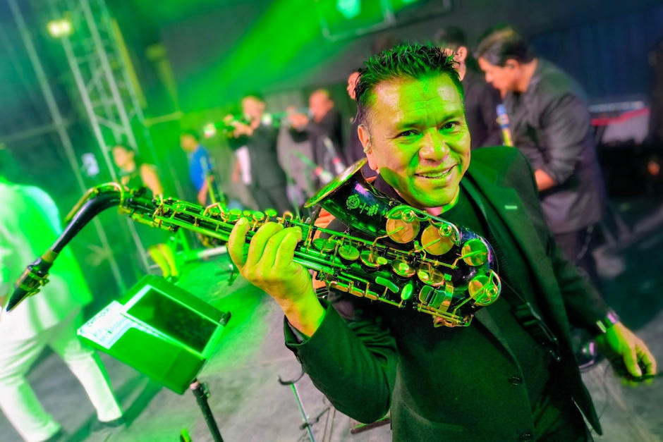 Arturo Xicay se encuentra en recuperaci&oacute;n tras aparatosa ca&iacute;da. (Foto: Fidel Funes y su marimba orquesta)