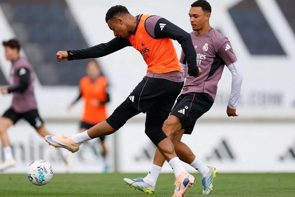 Kylian Mbapp&eacute; fue parte de la sesi&oacute;n de trabajo de los merengues en Valdebebas. (Foto: Real Madrid)