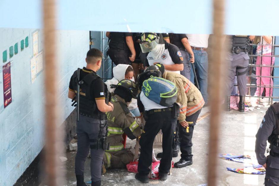 Disturbios han sido ocasionados por las privadas de libertad durante este mi&eacute;rcoles. (Foto: Bomberos Voluntarios)