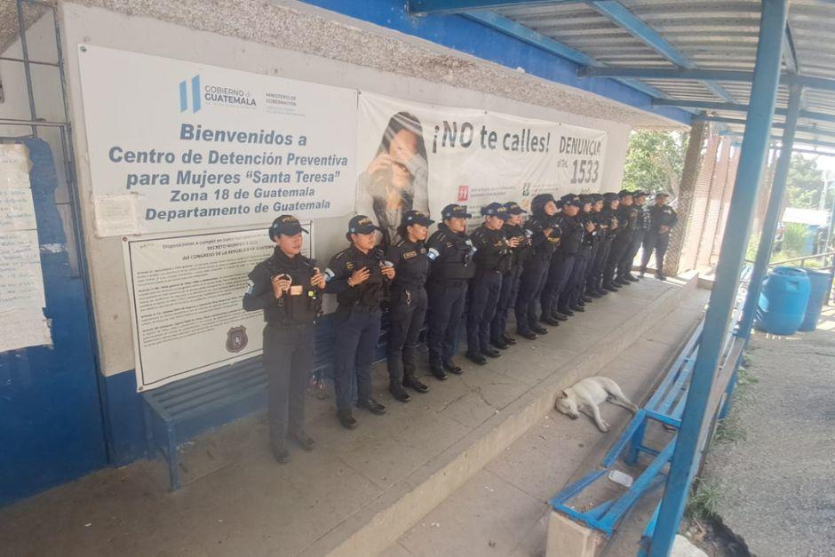 Los disturbios provocaron lanzamiento de gases lacrim&oacute;genos que intoxicaron a menores de edad. (Foto:&nbsp;Jos&eacute; Luis Pos/Colaborador)