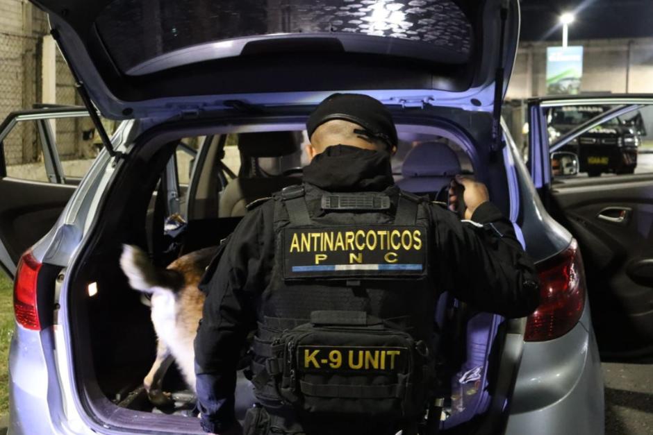 El hallazgo fue posible con la ayuda del equipo&nbsp;K-9.&nbsp;(Foto: PNC)