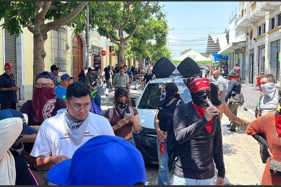 Estudiantes manifiestan en el Centro Hist&oacute;rico. (Foto: Edgar Poc&oacute;n/colaborador)