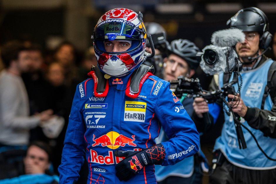 Tras dominar gran parte de la carrera, Max tuvo que abandonar la competencia por una falla en el eje de transmisi&oacute;n. (Foto: Redes)