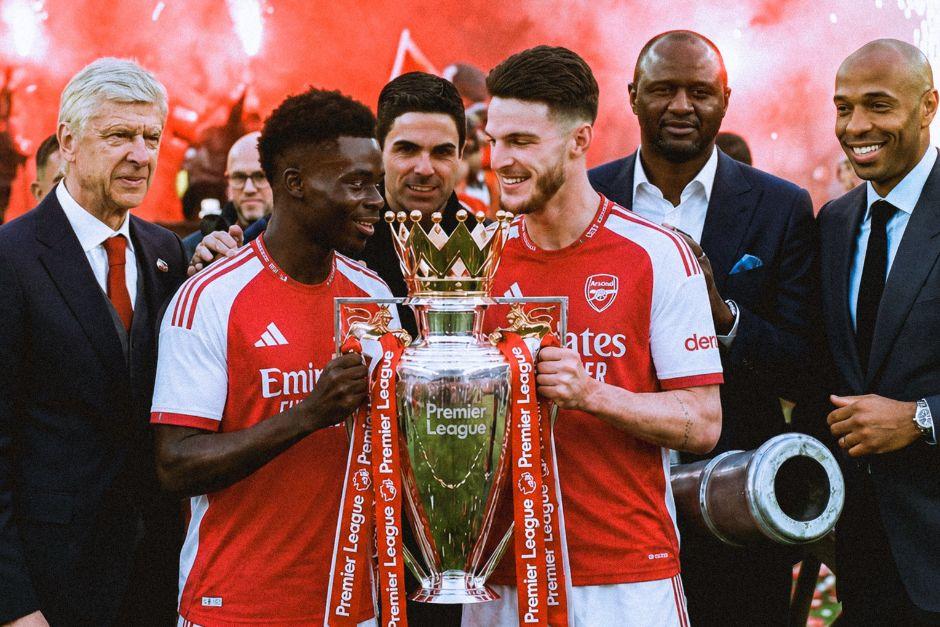 Los gunners vuelven a la cima de la Premier League tras varios a&ntilde;os sin poder alzar el t&iacute;tulo liguero. (Foto: Redes)