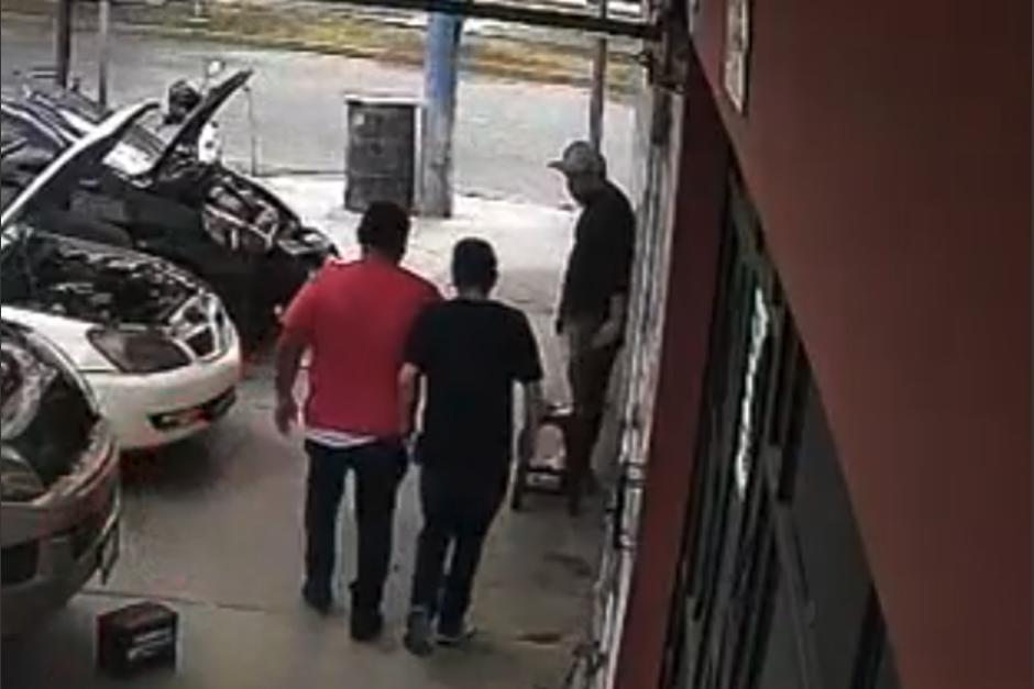 Dos hombres fueron v&iacute;ctimas de un asalto. (Foto: captura de video)