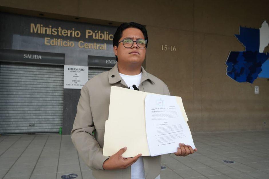 El diputado David Illescas present&oacute; una denuncia contra la Fiscal Leonor Morales. (Foto: Wilder L&oacute;pez/Soy502)