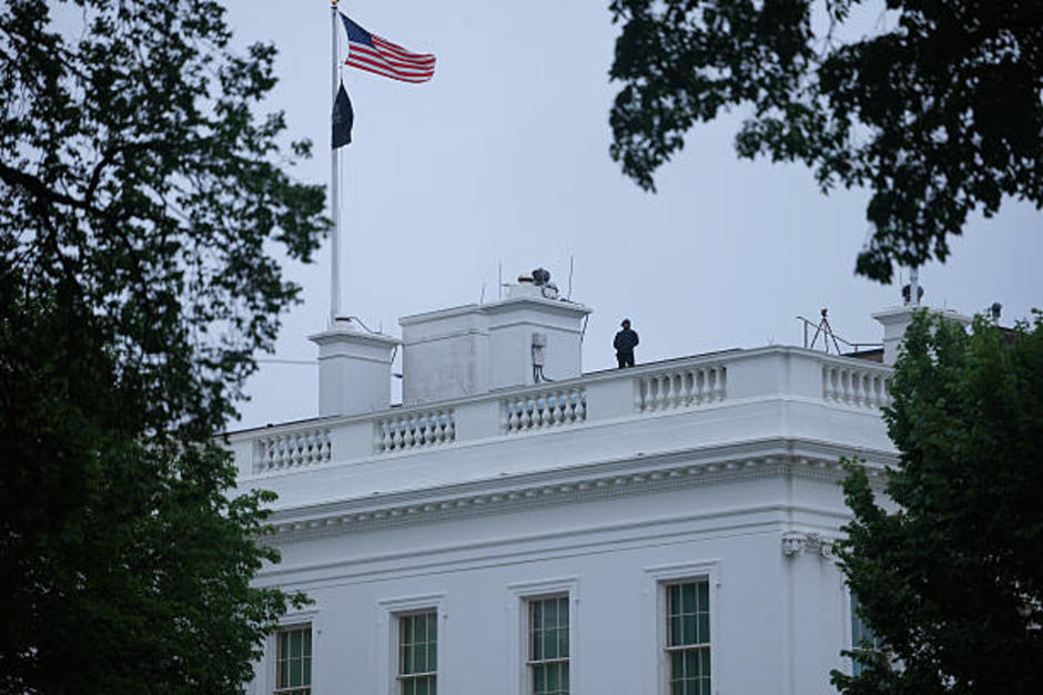 Agentes del Servicio Secreto de Estados respondieron al ataque armado. (Foto: Bloomberg)