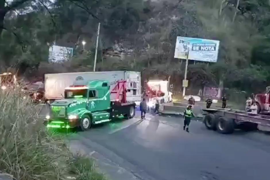El percance vial afect&oacute; el tr&aacute;nsito en ambos sentidos de la carretera. (Foto: Captura de video)