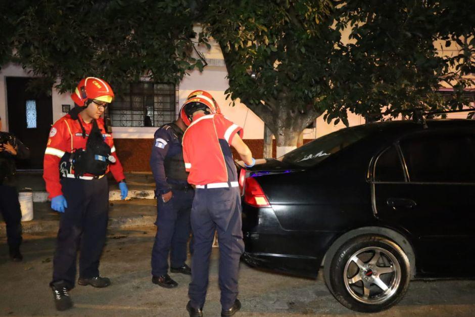 &nbsp;En el ba&uacute;l fue descubierto este macabro hallazgo.(Foto: Bomberos Municipales)