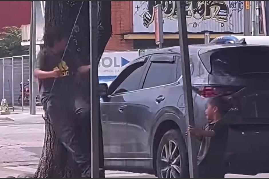 El emotivo momento protagonizado por dos ni&ntilde;os en zona 9