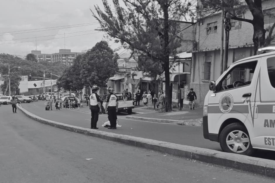 Familiares llegaron a la escena e identificaron al fallecido. (Foto: CVB)