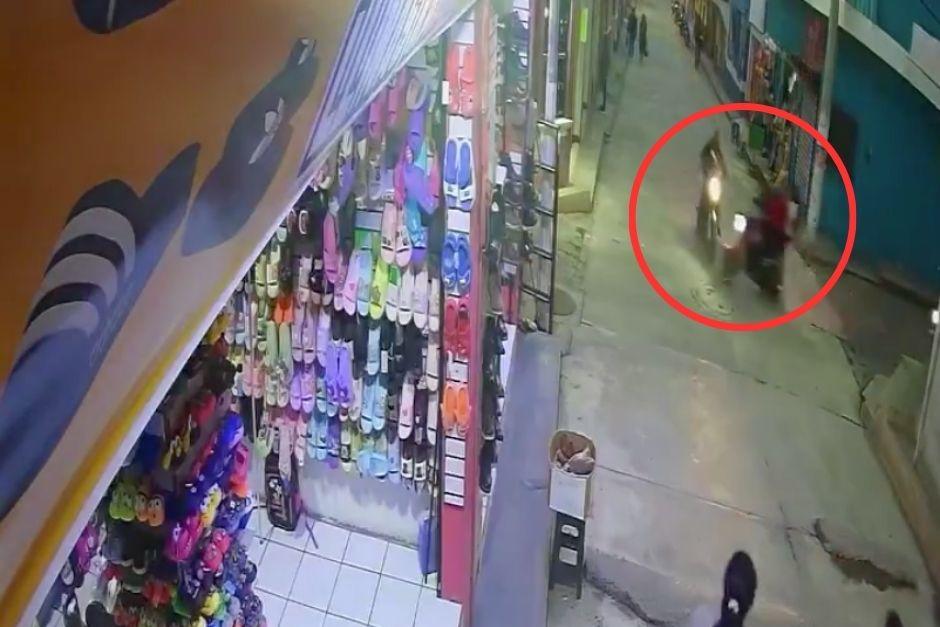 El accidente qued&oacute; grabado por una c&aacute;mara de seguridad. (Foto: Captura de video)