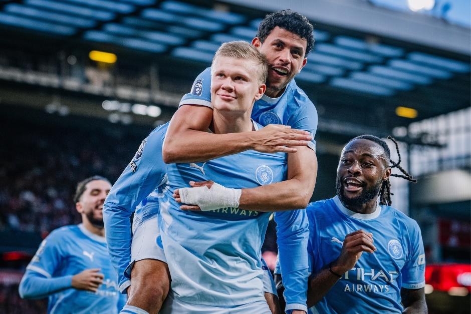 Erling Haaland encamin&oacute; la victoria celeste y su celebraci&oacute;n provoc&oacute; la ira de los aficionados reds. (Foto: ManCity)