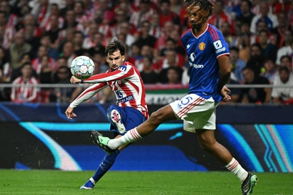 Atl&eacute;tico de Madrid castiga al Manchester United en la Champions