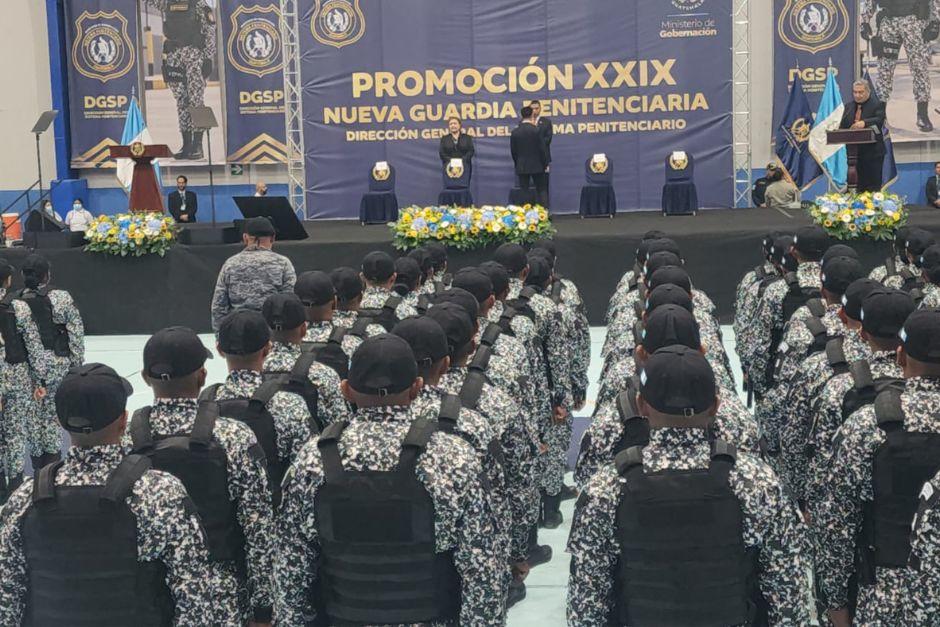 La nueva promoci&oacute;n est&aacute; integrada por mujeres y hombres que reforzar&aacute;n la seguridad en las c&aacute;rceles. (Foto: Jorge Sente)