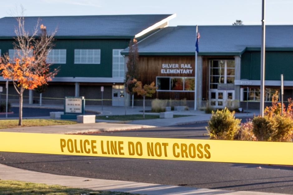 Tres ni&ntilde;os y un profesor fueron abatidos a tiros en una escuela primaria el 15 de octubre en el estado de Oreg&oacute;n. (Foto: AFP)