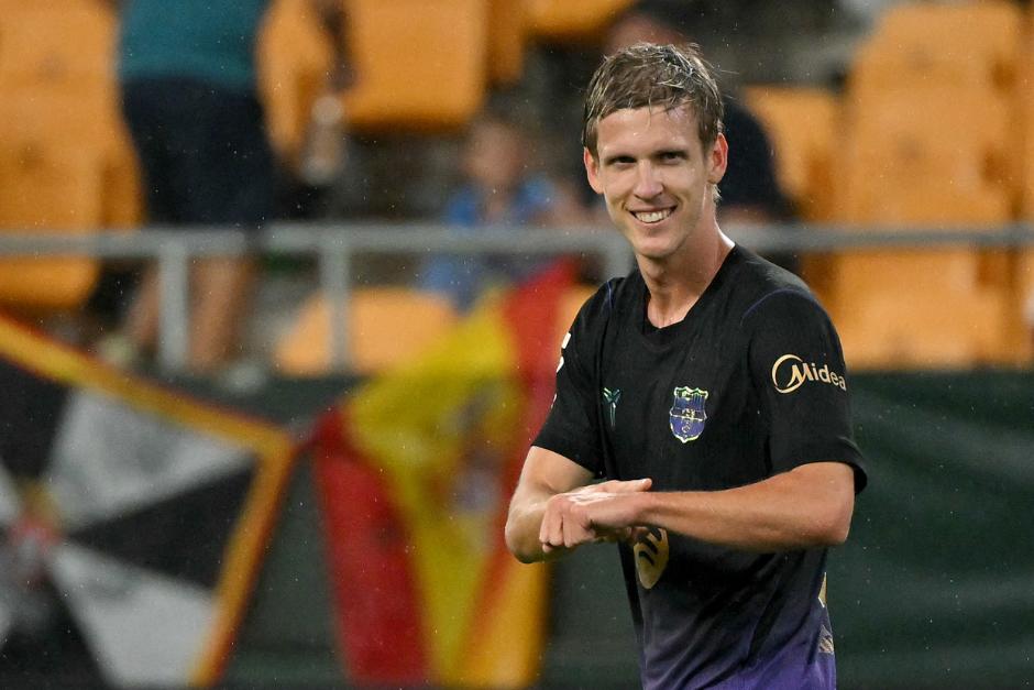 Dani Olmo colabor&oacute; con la goleada, al sentenciar en La Cartuja el 5-2 para los azulgranas. (Foto: AFP)