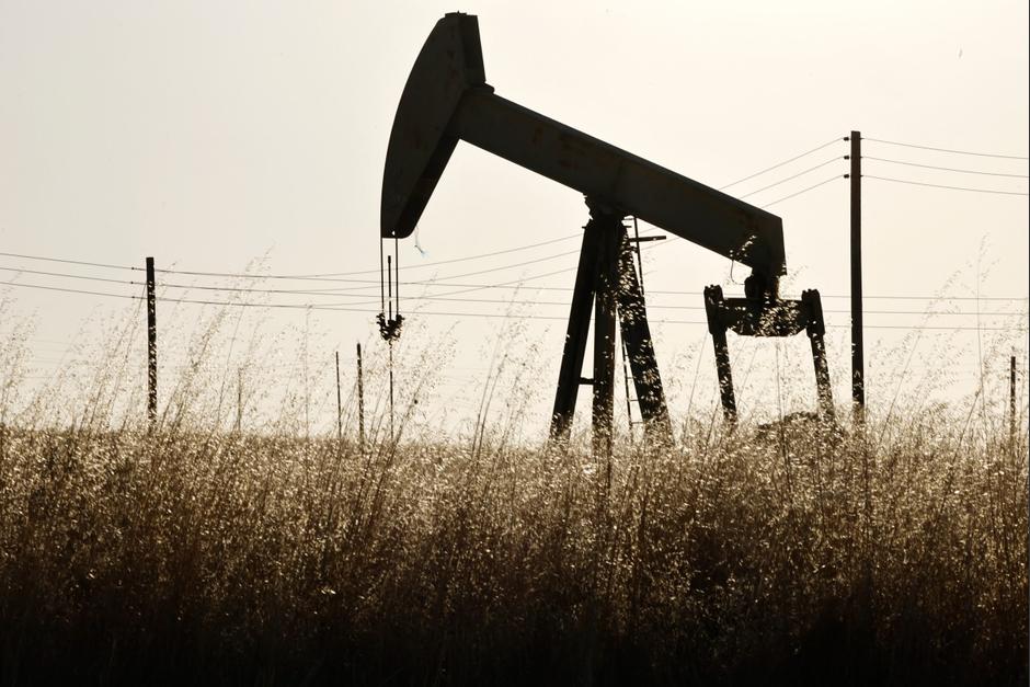 Tambi&eacute;n disminuyeron las reservas de gasolina. (Foto: AFP)