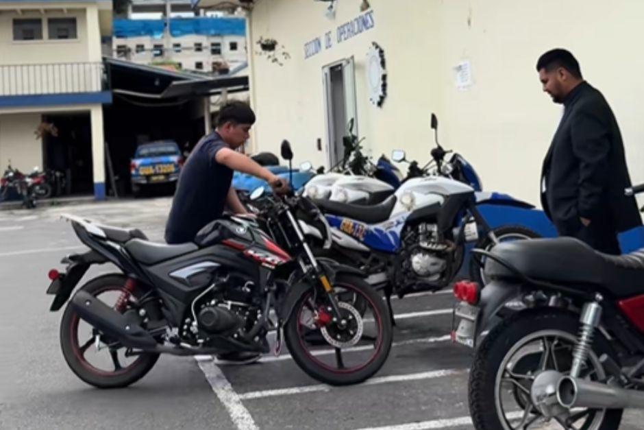 La motocicleta hab&iacute;a sido incautada durante el proceso de investigaci&oacute;n por parte de las autoridades.&nbsp;(Foto v&iacute;a: captura de video)