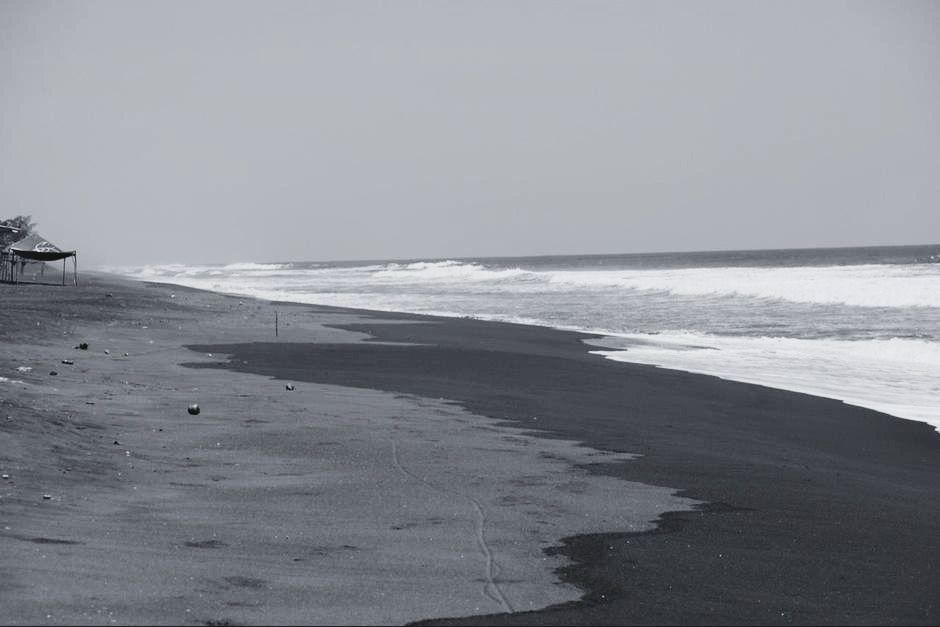 Un joven muri&oacute; tras ser arrastrado por un alfaque en las playas de El Tular. (Foto: Archivo/Soy502)&nbsp;