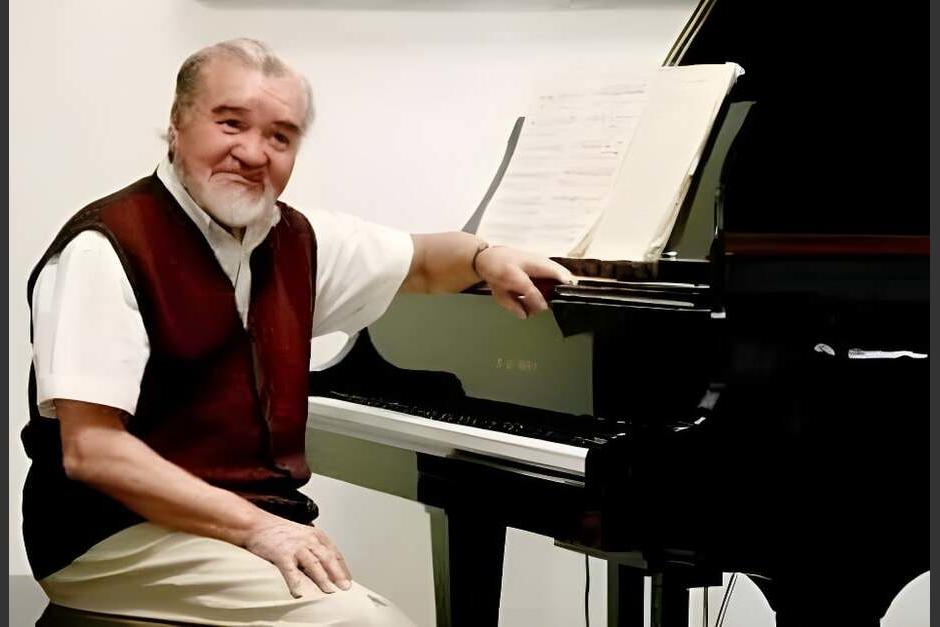 Sarmientos fue descubierto por el dramaturgo Manuel Galich, entonces ministro de Educaci&oacute;n, descubri&oacute; aquellas capacidades durante una actividad estudiantil y facilit&oacute; el ingreso al Conservatorio Nacional mediante una beca. (Foto:&nbsp;Adomusic)&nbsp;